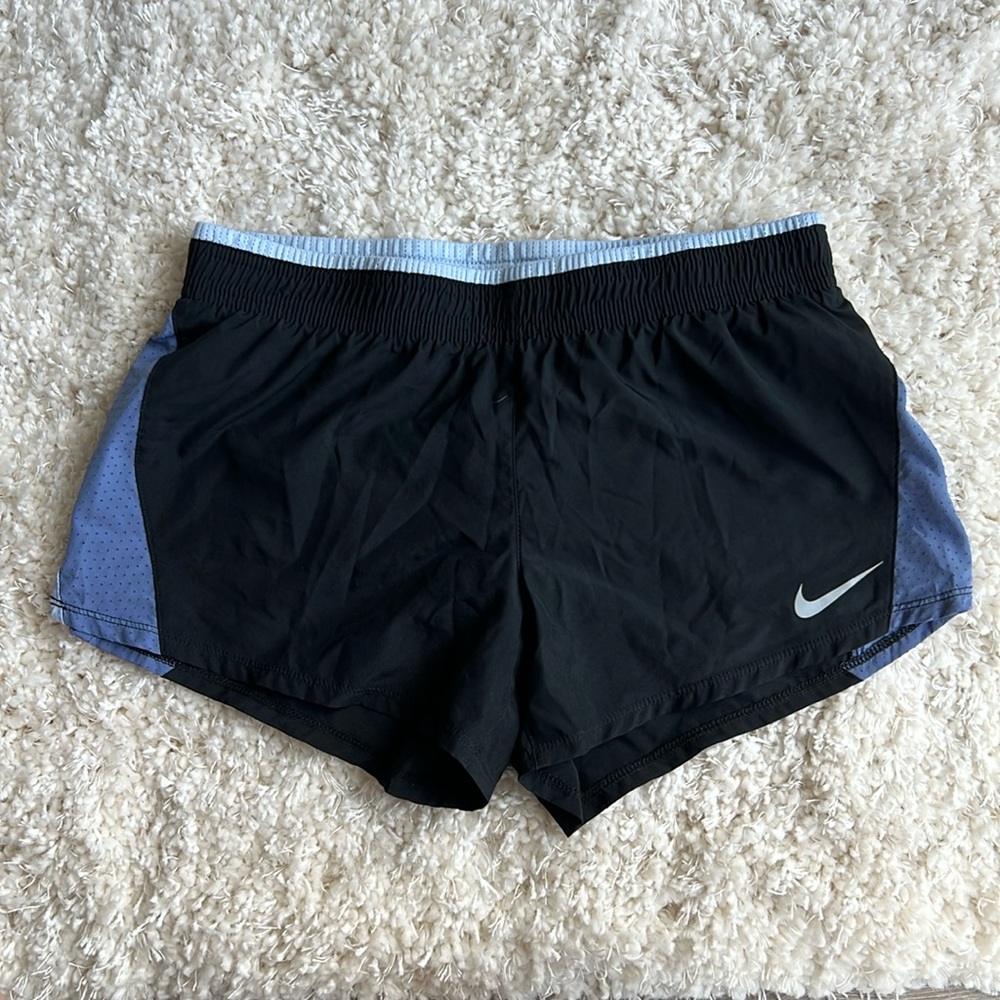 Nike shorts size small